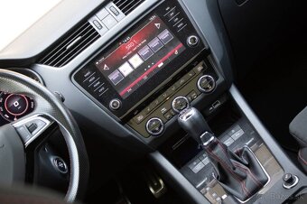 Škoda Octavia Combi 2.0 TDI RS DSG 4x4 - 15