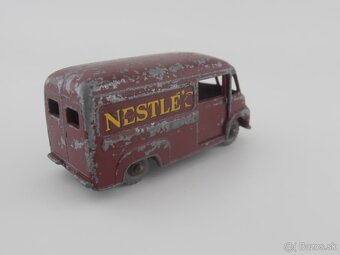 Morris J2, Commer van Nestles, Caterpillar - 15