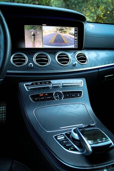 Mercedes-Benz E trieda Kombi 200 d A/T,118kw - 15