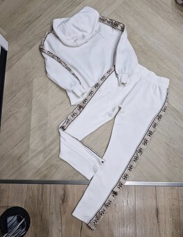 NOVA, 3x Guess biela smotanova teplakova suprava - 15
