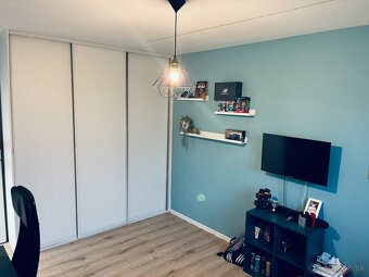 4-izbový kompletne zariadený dom so zimnou terasou a bazénom - 15