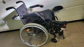 invalidny vozík 44cm s elektrickou vertikalizaciou - 15