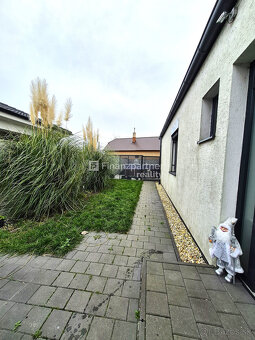 Moderný 3 izbový dom s bazénom vo Veľkom Blahove - 15