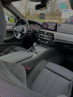 BMW 520D xDrive M-Packet - 15