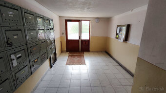 Na predaj 2-izbový (60,30 m²) byt v centre Lučenca s loggiou - 15