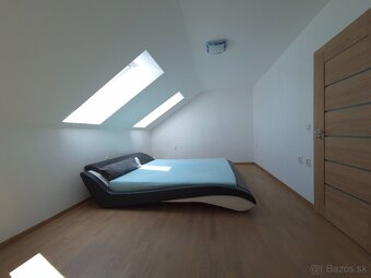 Luxusný, elegantný a veľký 5 izbový rodinný dom Zamarovce - 15