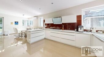 Moderný bungalov na príjemnom pozemku vo VK - 15
