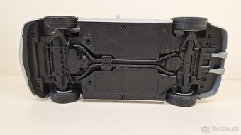 1:18 CADILLAC XLR - 15