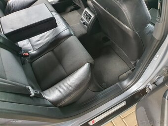 Audi A6 Avant 3.0 TDI quattro tiptronic S-line - 15