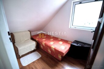 REZERVOVANÉ Útulná chata s bazénom a veľkým pozemkom Prietrž - 15