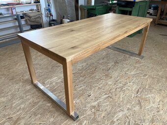 Drevený dubový jedálenský stôl - 15