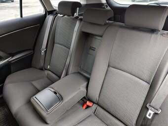 Toyota Avensis - 15