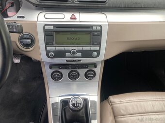 Volkswagen Passat Variant 2.0 TDI Highline - 15