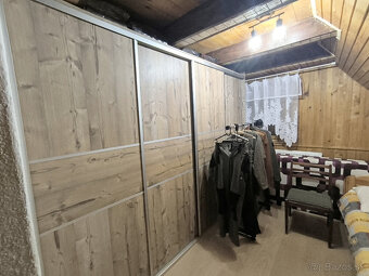 ROZPRÁVKOVÁ KOMPLETNE ZREKONŠTRUOVANÁ ZARIADENÁ CHATA NA LV - 15