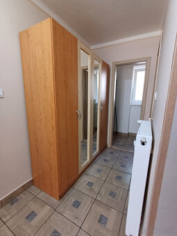 2-Izbovy byt v Komarne na prenajom. - 15