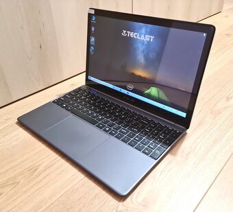 Predám  hliníkový 15.6" Full HD IPS 8GB RAM  / - 15