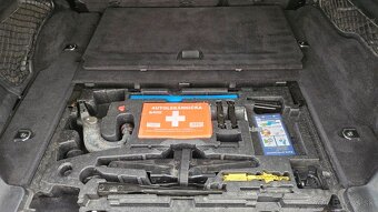 Land Rover Discovery 4 HSE 3.0 SDV6, 188 kW, 4x4, 8A, 2013 - 15