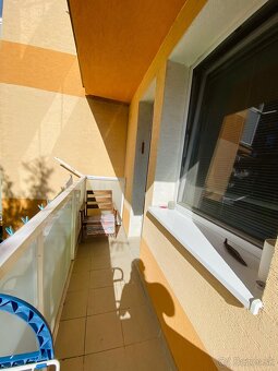 Veľký 2-izbový byt s balkónom a pivnicou vo Svätom Jure - 15