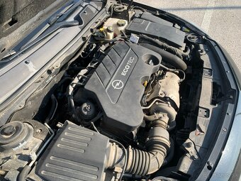 Opel Insignia 125KW/170 koni / automat / bixenon / serv.kni - 15