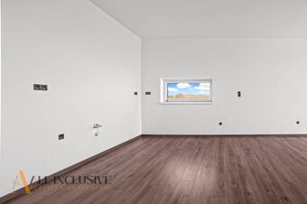 ALL INCLUSIVE I 3 IZBOVÉ BYTY S TERASOU, SO ZÁHRADOU + 2 PAR - 15