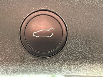 Tesla Model Y Performance Dual Motor - 15