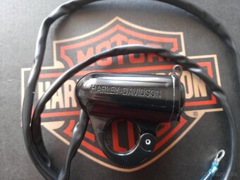 HARLEY DAVIDSON® zásuvka 12V - 15