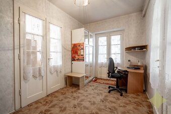 Zaujímavý, čiastočne zrekonštruovaný, rodinný dom v obci Buš - 15