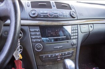 Mercedes Benz E 320 Benzín / LPG | V6 165 kW - 15