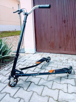 FLIKER worker - 15
