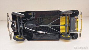 1:18 - 1:19 FORD V8 PICK UP - 15