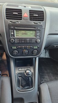 Volkswagen Golf 1.6 FSI Comfortline - 15