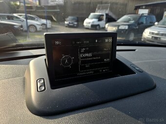 Peugeot 5008 2.0 HDi Allure 7.miest - 15