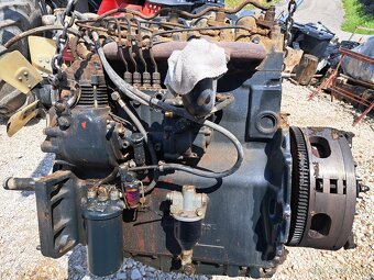 ROZPREDAM TRAKTOR ZETOR 7340TURBO V PREVEDENI JOHN DEERE - 15