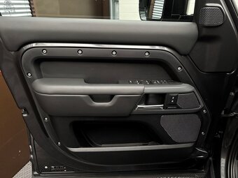 Land Rover Defender 110 D300 X-DYNAMIC HSE AWD/ Záruka / DPH - 15