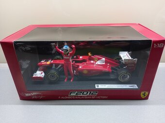 F1 FERRARI F2012 VÍTĚZ GP MALAYSIE 2012 ALONSO HOTWHEELS - 15