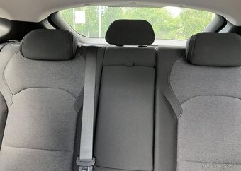 Hyundai i30 1.5-FASTBACK-ZÁRUKA-AUTOMAT - 15