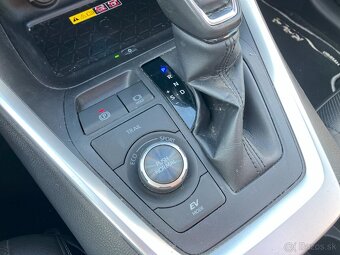Toyota RAV4 2.5 Hybrid e-CVT Executive AWD, 163kW, A1, 5d - 15