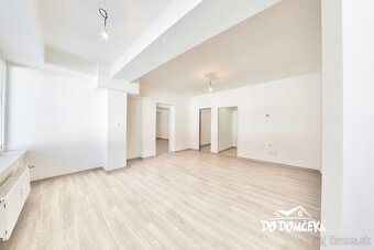DO DOMČEKA | Bývanie s veľkorysým priestorom a vlastnou gará - 15