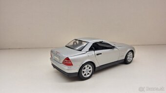 1:18 MERCEDES-BENZ SLK 230 - 15