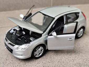 Predám tento Kovový model.Hyundai i30 - 15