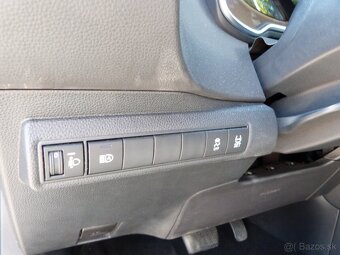 Toyota Corolla sedan 1,8i 72kW HEV automat - 15