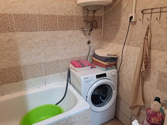 Na predaj dva rodinné domy vo Vrábloch - 15