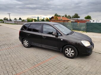 Kia Carens - 15