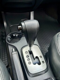 Kia Sportage 2.0 CRDi LX A/T - 15