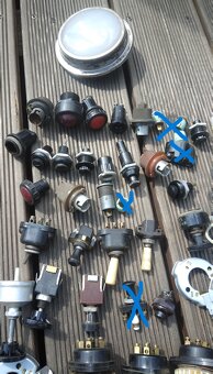 Predám zmes náhradných dielov na veteránske vozidlá ŠKODA - 15