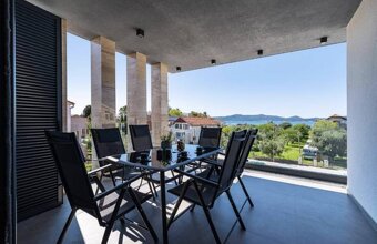 PREDAJ - Komfortný zariadený penthouse  - SUKOŠAN - 15