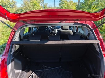 Kia Venga 1.4 benzin 66 kw , 74 000 km - 15