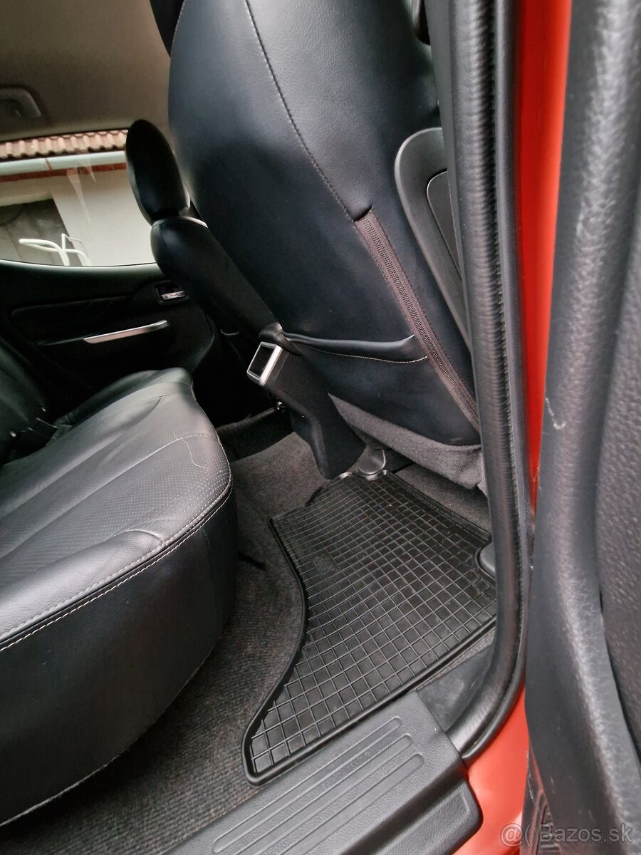 Mitsubishi L200 - 16