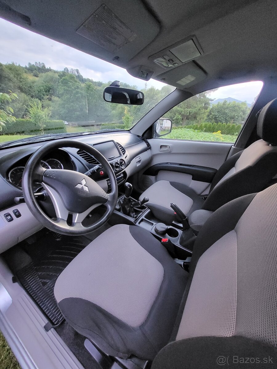 Mitsubishi L200 - 16