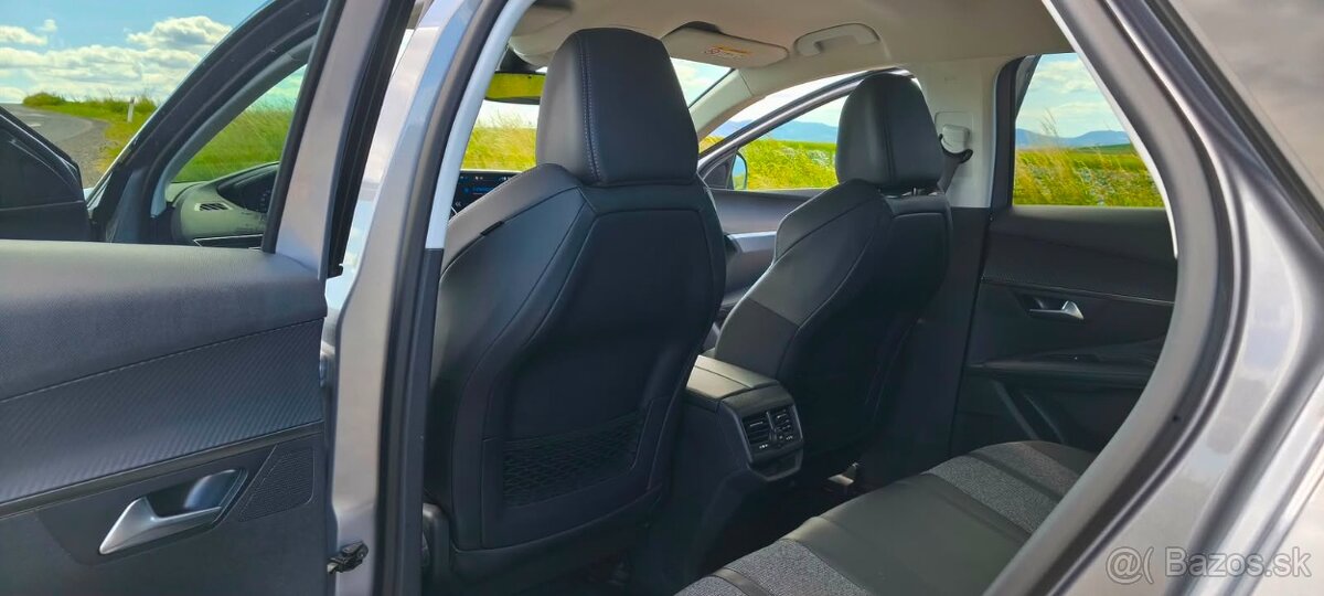 Peugeot 3008 SUV (2020) - 16